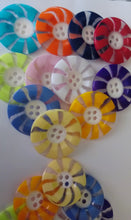 Load image into Gallery viewer, 1pc BEAUTIFUL Quality 31mm Fan SMALL Plastic Buttons Sewing Craft Jacket Shirt Skirt Trousers Coat (Medium & Large) Available