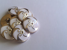 Load image into Gallery viewer, 5 Silver White Windmill Shank Quality Buttons 25mm Wide Dresses Tops Coats Babies Blazers Shirt Sewing Craft