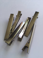 Load image into Gallery viewer, 10 20 30 Silver Alligator Crocodile Hair Clips 67mm x 8mm Designs Flowers Decorations Sewing Craft
