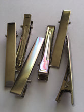 Load image into Gallery viewer, 10 20 30 Silver Alligator Crocodile Hair Clips 67mm x 8mm Designs Flowers Decorations Sewing Craft