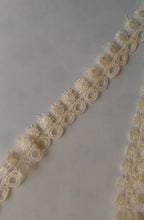 Load image into Gallery viewer, 1m Quality Cream Lace Trims 22mm Wide Scrapbooking Cardmaking Wedding Home Decor Sewing Craft Projects