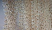 Load image into Gallery viewer, 1m Quality Cream Lace Trims 22mm Wide Scrapbooking Cardmaking Wedding Home Decor Sewing Craft Projects