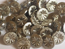 Load image into Gallery viewer, 20 40 FLOWER Silver Shank Quality Buttons 11mm Wide Dresses Tops Coats Babies Blazers Shirt Sewing Craft