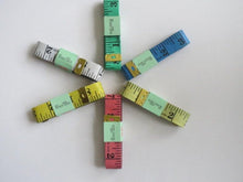 Load image into Gallery viewer, 3pcs 6pcs 12pcs Tape Measure 20mm Wide 60" Long Small Big Dressmaker Craft Sewing Measuring Ruler Different Colours Multi-purpose use