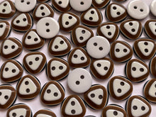 Load image into Gallery viewer, 20 50 100 BROWN Triangle Top Round Bottom 12mm Wide Buttons Shirt Sewing Craft