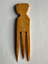 Load image into Gallery viewer, 3 Tails African Nigerian Afro Cutting Parting Hair Wooden Comb Ilarun

