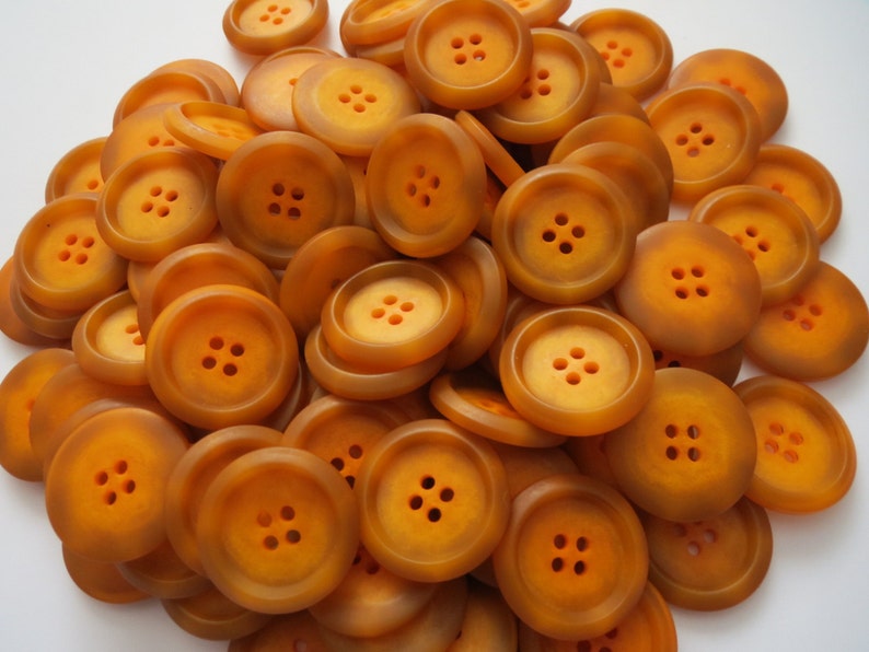 10 20 TANGERINE Large Buttons 25mm Wide Sewing Craft Cards Art Jacket