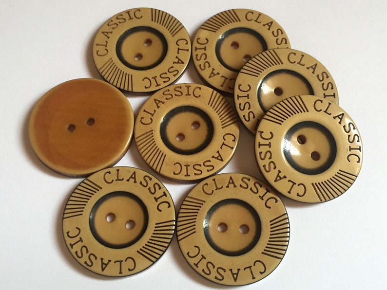 5 10 20 CLASSIC BROWN 31mm Wide Quality Beautiful Buttons Jacket Shirt Sewing Craft 2 Holes