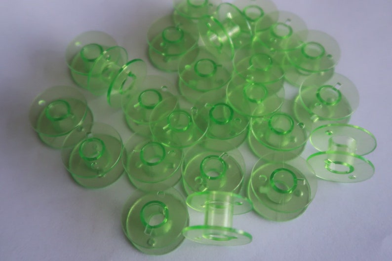 10 20 CLEAR GREEN PLASTIC Bobbins Sewing Machine Bobbin Fit Brother Singer Toyota Janome etc