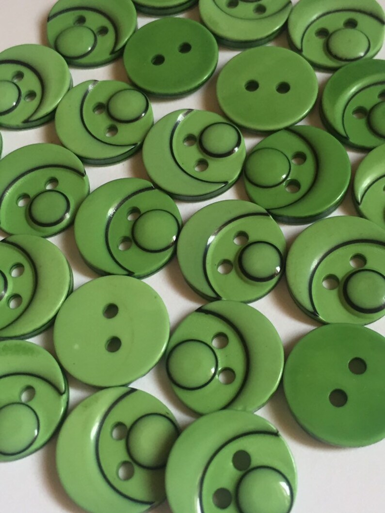 10 FACE GREEN 14mm Wide Clown Nose Quality Beautiful Buttons Jacket Shirt Sewing Craft 2 Holes