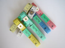 Load image into Gallery viewer, 3pcs 6pcs 12pcs Tape Measure 12mm 20mm Wide 60&quot; Long Small Big Dressmaker Craft Sewing Measuring Ruler Different Colours Multi-purpose use
