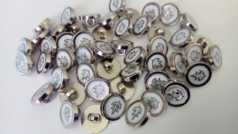 10 20 50 Silver Leaf White Shank Quality Buttons 13mm Wide Dresses Tops Coats Babies Blazers Shirt Sewing Craft