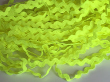 Load image into Gallery viewer, 1 yard BRIGHT LIME GREEN Quality Ric Rac Trim 6mm Wide Many Colours Zig Zag Braid Ricrac Trimming Rick Rack
