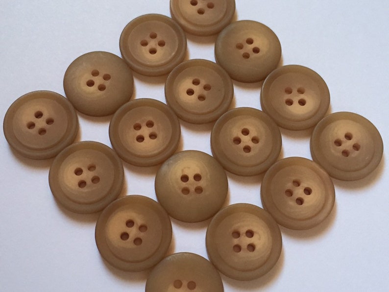 10 20 BROWN 21mm Wide Quality Beautiful Buttons Jacket Shirt Sewing Craft 4 Holes
