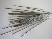Load image into Gallery viewer, 25 50 100 200 MEDIUM Hand Sewing Needles Silver 66mm Long
