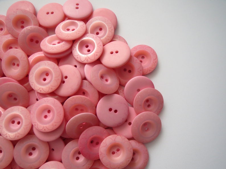 10 PINK FLOWER Buttons 23mm Wide Sewing Craft Cards Coat Shirt Jacket