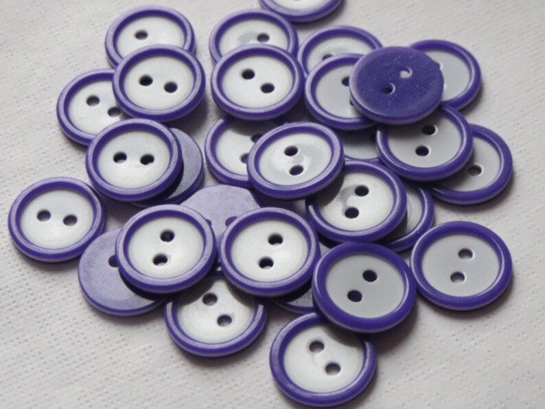 10 20 40 PURPLE WHITE Quality Buttons Shirt Sewing Craft 16mm wide