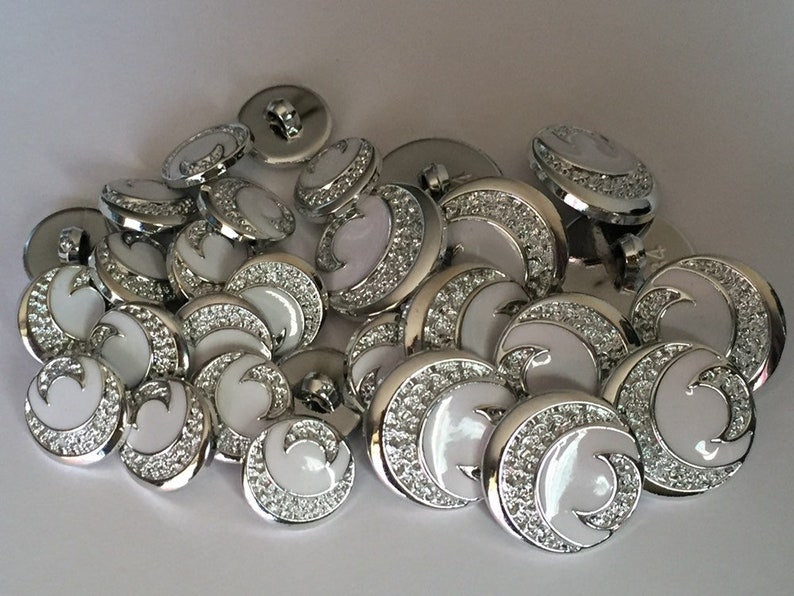 10 20 Half Moon SILVER WHITE 15mm 21mm Wide Shank Quality Buttons Dresses Tops Coats Babies Blazers Shirt Sewing Craft