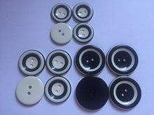 Load image into Gallery viewer, 5 BLACK WHITE 22mm 26mm 31mm Wide Beautiful Buttons for Sewing Craft Cards Coat Shirt Jacket
