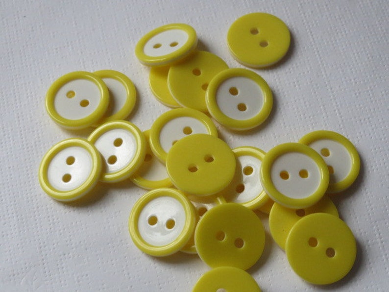 10 20 YELLOW WHITE Quality Buttons Shirt Sewing Craft 16mm wide