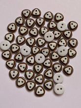 Load image into Gallery viewer, 20 50 100 BROWN Triangle Top Round Bottom 12mm Wide Buttons Shirt Sewing Craft
